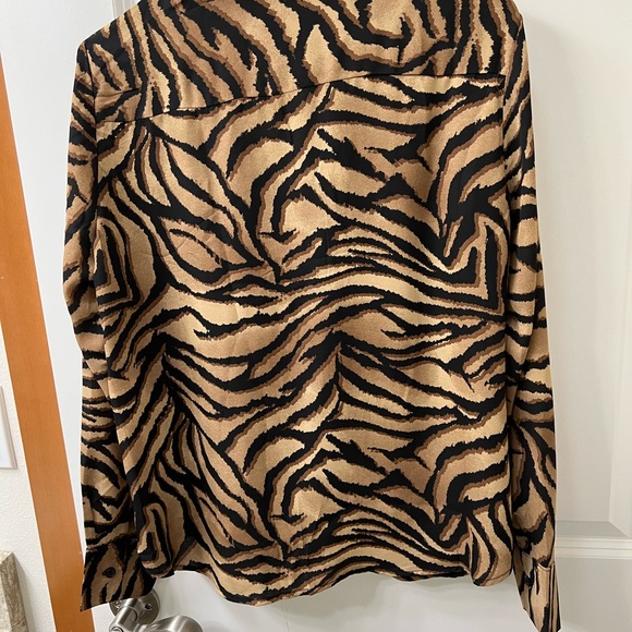Dressed in Lala ..tiger striped blouse size M - Picture 4 of 4